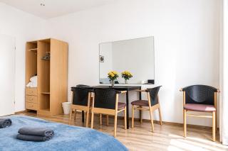 Comfy 2BR Apartment TV & WIFi Suitable for Long Stay - 3