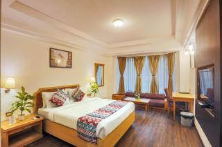 Dee Marks Airport Hotel & Resorts - 8