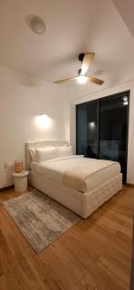 Lazzlla Gardens Luxurious 3 BR Apartment - 8