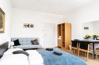 Comfy 2BR Apartment TV & WIFi Suitable for Long Stay - 9
