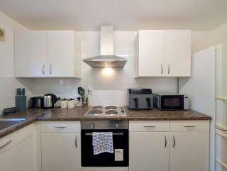 2bed spacious flat with free parking - 8