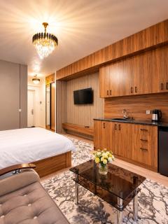 Charvak Residence - Scenic Mountain View Resort - 5
