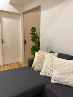 Lazzlla luxurious 1BR Apartment city view - 5