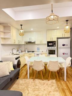 Lazzlla luxurious 1BR Apartment city view - 3