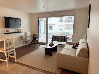 Charming Colombes Apartment Comfort, Convenience, and Style - 8