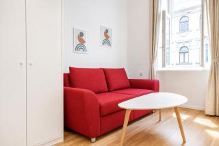 Elegant Urban 1BR Apartment Near Top Attractions - 7