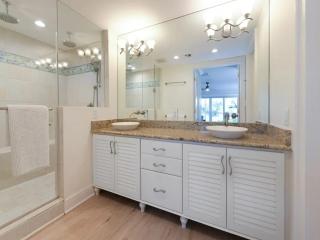 Waterfront 2BR Retreat with Sunset Views - 3