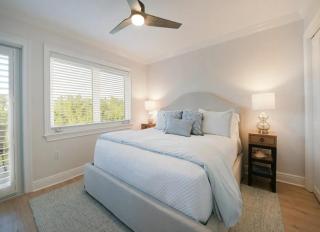 Waterfront 2BR Retreat with Sunset Views - 4