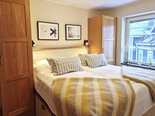 Central 3BR with Sauna Garage & EV Spot - 8