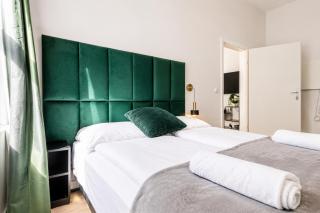 Lovely 2BR &1 LR Prime Location In Vienna - 7