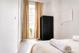 Lovely 2BR &1 LR Prime Location In Vienna - 9