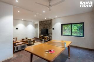 StayVista's Amoda Villa - Near Venna Lake, Amidst Farmland with Jacuzzi and Indoor Activities - 7