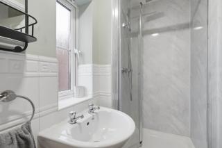 3 Bedroom Modern Stay Ideal for Contractors and Groups - 3