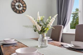 3 Bedroom Modern Stay Ideal for Contractors and Groups - 2