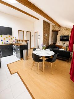 Charmant T3 au cœur du village médiéval - 2