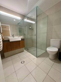 Luxury 2 BR North Ward - 4