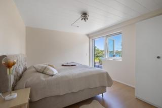 Stay in a charming Swedish villa in Solsidan - 9