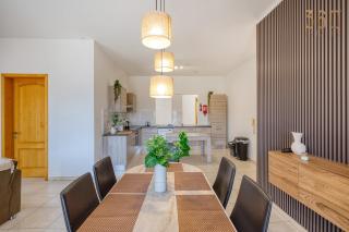 3BR Apartment in Spinola Bay with Sunny Balcony and AC - 9