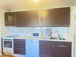 Cozy 2-Bedroom Apartment - 8