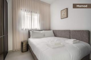 Executive 2BR Balcony - Diz Center - MAMAD - D80 - 2