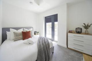 Stunning 2 Bedroom Apartment in Central Ashford - 9