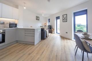 Stunning 2 Bedroom Apartment in Central Ashford - 4