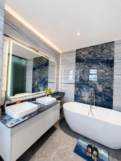 Semo's Beachfront Escape in Nauras Towers - 9