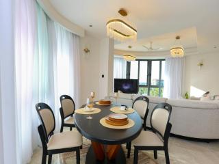 Semo's Beachfront Escape in Nauras Towers - 4