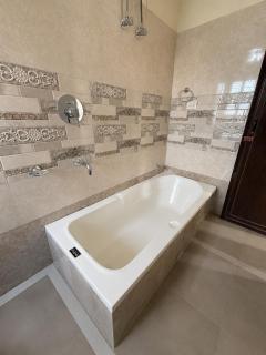 Niyor with Bathtub - by BeauMonde Boutique Suites - 2