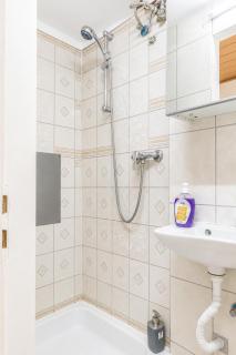 Beautiful 1BR Apartment by Westbahnhof Station Great for Longstays - 1