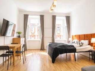 Beautiful 1BR Apartment by Westbahnhof Station Great for Longstays - 0