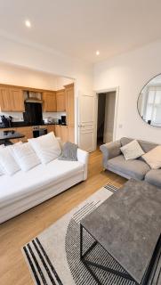 NEW! 2 bedroom Flat, Free Parking, PS5 and Netflix, ideal for professionals, relocators and families 1 minute to the centre and station - 9