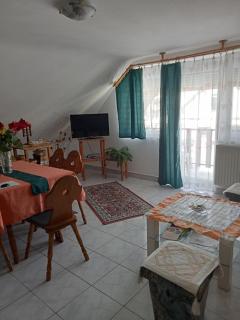 Szekrény Apartman - 4