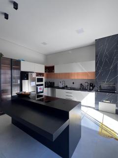 Casa com 3 suítes e piscina - 4
