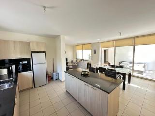 Modern City Centre Apt with Pool - City Flats 303 - 9