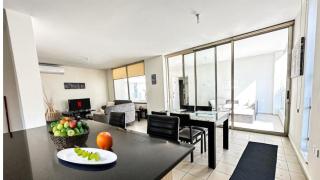 Modern City Centre Apt with Pool - City Flats 303 - 8