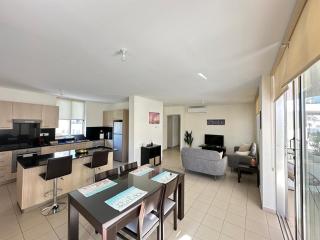 Modern City Centre Apt with Pool - City Flats 303 - 2