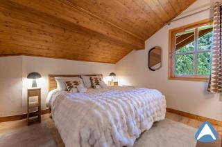 Beautifully Renovated 3 Bedroom Apartment - Arc 1950 - 3