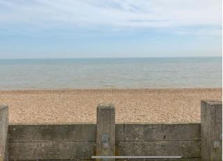 Beachfront Studio with Sea Views & AC, The Compact Coastal Crib - 9