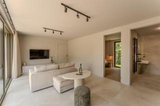 Accessible Luxury Suite for 2 – Woodz Lodges - 2