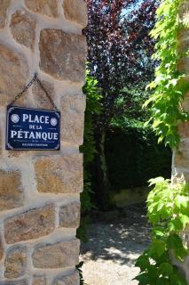 Provençal farmhouse and pool - 4 bedrooms - up to 10 people - 6