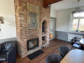 Luxe familiehuis voor 12 personen, 6 slaapkamers met eigen badkamer, luxe keuken, jetstreambad en infrarood sauna en 1 ha tuin in Vijlen, Zuid-Limburg - 1