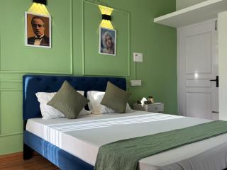 Spotlight, with Movie theatre room by BeauMonde Suites - 2