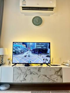 Accommodations room with balcony view Sukhumvit77 - 7