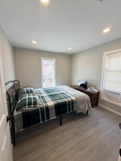 Casa Moderna com Lareira - 3 quartos -1 suite e 1 banheiro - 8min de Johnstown PA - 1