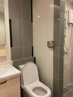 Accommodations room with balcony view Sukhumvit77 - 4
