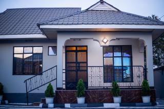 Private 3-Bedroom Bungalow, Guarded House in Moshi - 8