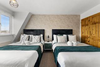 Bristol Grand Retreat - Garden & Games Room - 2