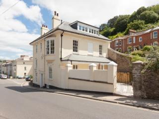 Elegant Georgian House with Garden & Parking - 5