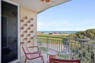 Surfside Dreamy Ocean Views in Cottesloe - 6